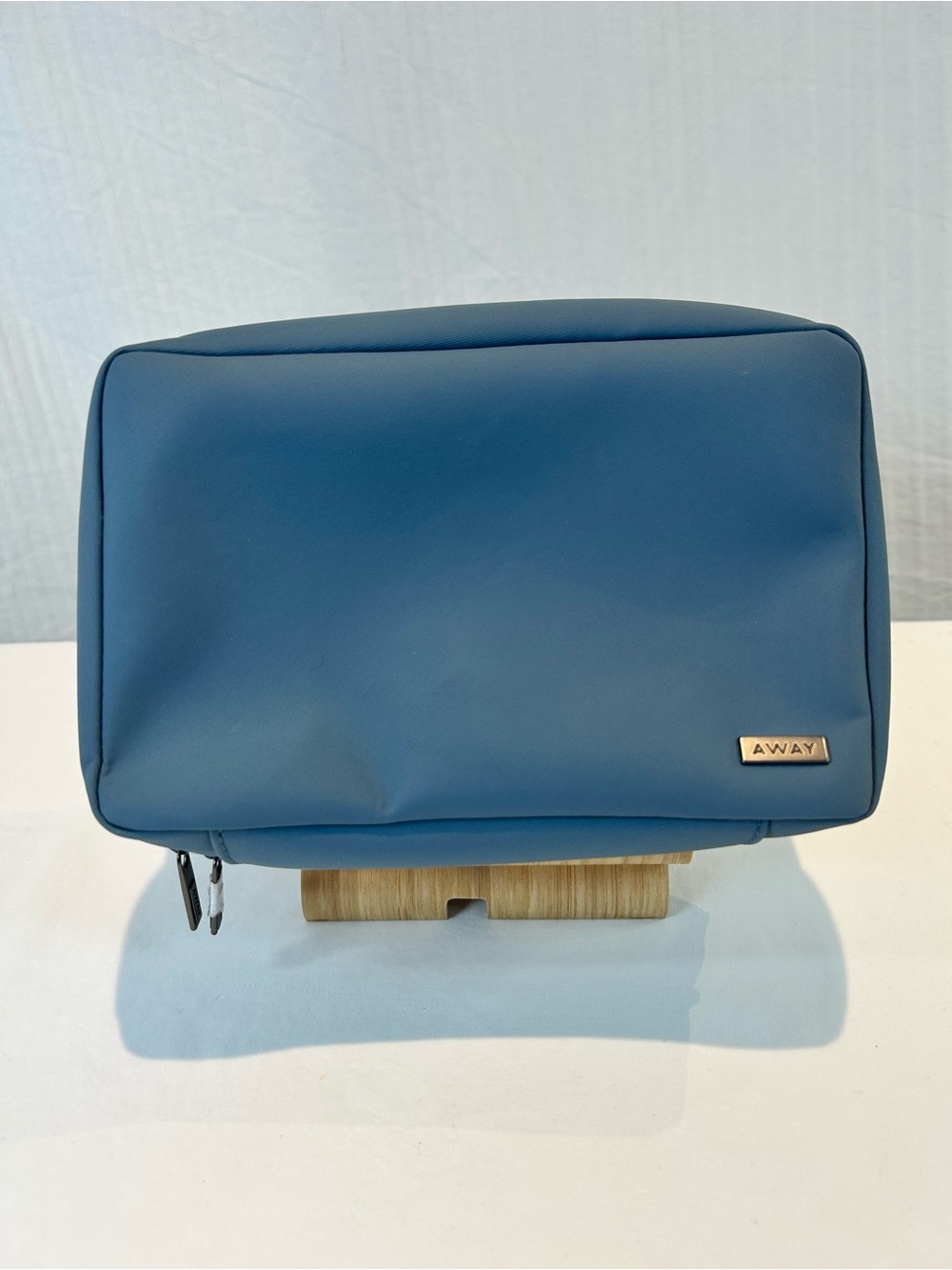 Away Slate Blue Toiletry Travel Bag Dopp Kit Cosmetics Makeup Case